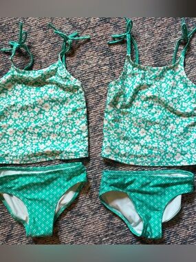 Twin girls Lot of 2 Cat & Jack Mint Green Floral Swim Top Set 4/5
